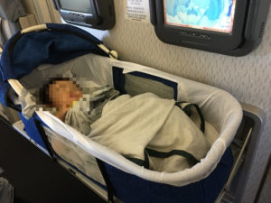 キャセイパシフィック航空CX533便(NGO⇒HKG)搭乗記~バシネット初体験~
