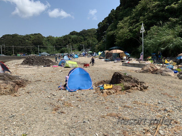 白野ビーチは珊瑚礁で日帰りシュノーケリングができる海水浴場